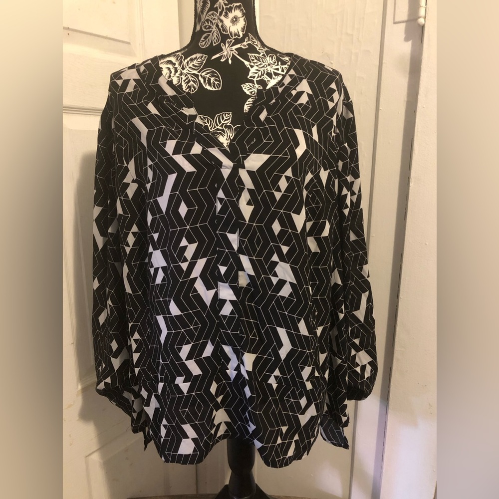 Worthington top , Black & White Blouse , Size 3X